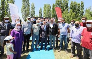 Ağrı’da törenle çiftçilere kaz yetiştiriciliği...