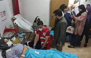 AK Parti Batman İl Başkanlığından kan bağışı...