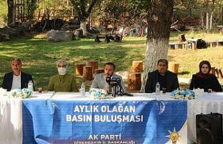 AK Parti Diyarbakır İl Başkanı Aydın, gazetecilerle...