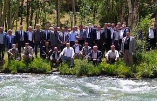 AK Parti heyeti Bahçesaray’da kanat önderleriyle...
