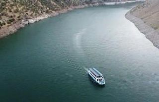 Akdeniz kanyonlarını aratmayan Botan Çayında tekne...
