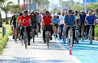 Alanya’da vatandaşlar Başkan Yücel ile pedal...
