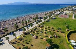 Aliağa Ağapark Plajı 5. kez Mavi Bayrak ile taçlandırıldı