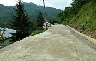 Altınordu’da beton yol seferberliği sürüyor