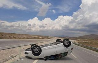Altıntaş’ta trafik kazası: 2 yaralı