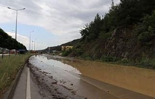 Amasya-Erzincan karayolu ulaşıma kapandı