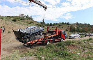 Amasya’da sulama kanalına düşen otomobildeki...