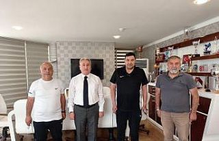Amatör Futbolcular Derneği’nden Taşkesenligil’e...