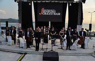 Amfi tiyatroda klasik müzik akşamı