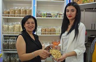 Annenin tecrübesi ile kızının çalışkanlığı...