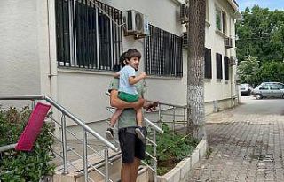 Annesine çiçek koparmak isterken kayboldu