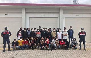 Antalya’da ormanlık 73 düzensiz göçmen yakalandı