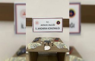 Antalya’da uyuşturucu operasyonu: 2 gözaltı