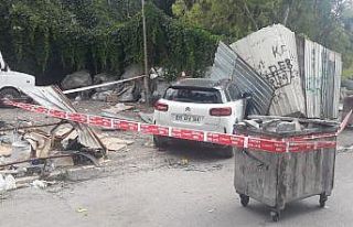 Aracıyla seyir halindeyken silahlı saldırıya uğrayan...