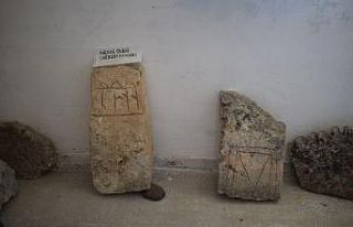 Arapgir halkı, tarihi mezar taşlarına gözü gibi...