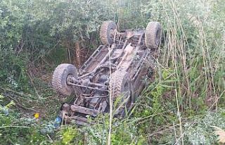 Arazi aracı dere yatağına düştü: 3 yaralı