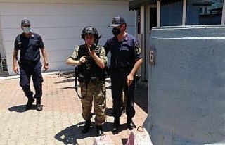 Askeri üniformasını hiç çıkarmayan engelli Oğuzhan...