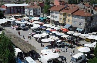 Aslanapa’da halk pazarı ve canlı hayvan pazarının...