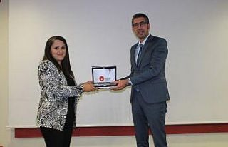 Ataması gerçekleşen hakim ve savcılara plaket