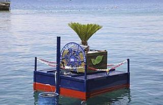 Aydın Büyükşehir Belediyesi yüzer çöp kovası...