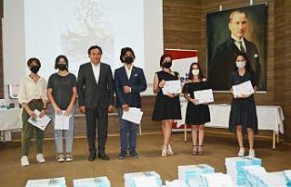 “Ayvalık Kıyılarından Öyküler” kitabının...