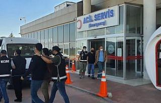 Ayvalık’ta FETÖ şüphelileri kaçak göçmenler...