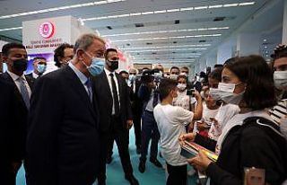 Bakan Akar’dan "Verimlilik ve Teknoloji Fuarı"nda...