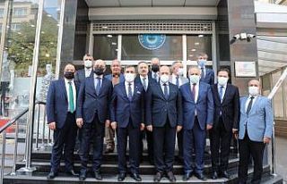 Bakan Bilgin, Türkiye Kamu-Sen’i ziyaret etti