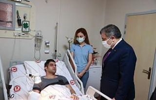 Bakan Koca’dan bıçaklı saldırıda yaralanan...