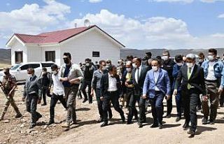 Bakan Yardımcısı Çataklı depremzedelerle bir...