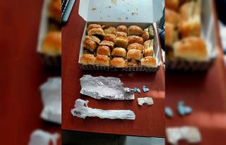Baklava kutusuyla uyuşturucu sevkiyatı polise takıldı