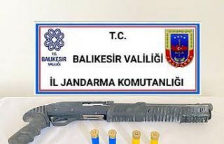 Balıkesir’de jandarmadan 16 aranan şahsa gözaltı