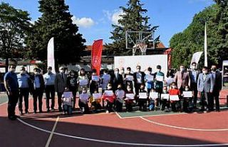 Balıkesirli sporcular karneleri aldı
