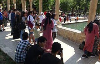 Balıklıgöl, YKS öncesi öğrencilerin akınına...