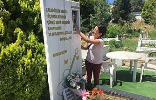 Barış Akarsu doğum yıl dönümünde kabri başında...