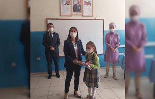 Başarılı öğrenciler ödüllendirildi