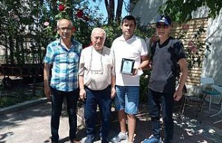 Başarılı teknik adama başkan adayından plaket