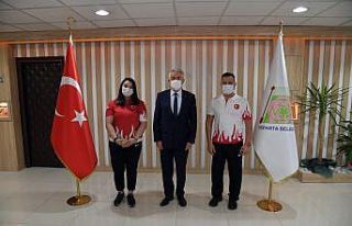 Başdeğirmen’den başarılı halterciyi ödüllendirdi