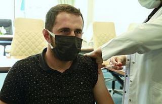 Başiskele Belediyesi personeli kovid-19 aşısı...