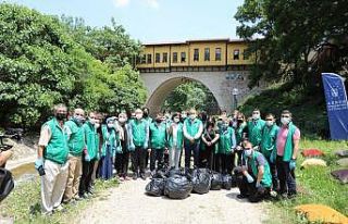 Başkan Aktaş Dünya Çevre Gününde çöp topladı