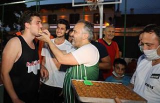 Başkan Aktaş, ‘İhtiyar Delikanlılar’ ile kapıştı