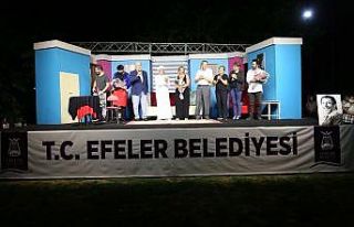Başkan Atay, Efeler halkını tiyatroyla buluşturdu