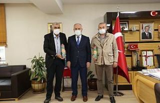 Başkan Aygün’den konuklarına taşköprü aspir...