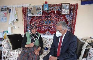 Başkan Büyükkılıç, Necibe Nine’nin davetini...