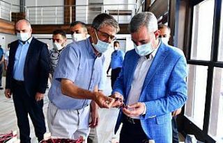 Başkan Çınar, ‘en iyi kiraz’ ve ‘en iyi kiraz...