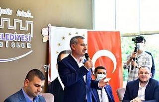 Başkan Çınar ve Eyyüp Kadir İnan AK Partili gençlerle...