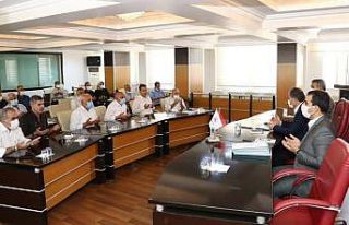 Başkan Kılınç’tan muhtarlara sertifika takdimi