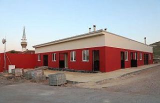 Başkan Kurt taziye evi çalışmalarını inceledi