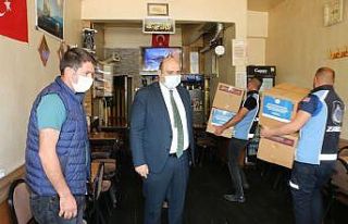 Başkan Orhan’dan kahvehanecilere çay ve şeker...