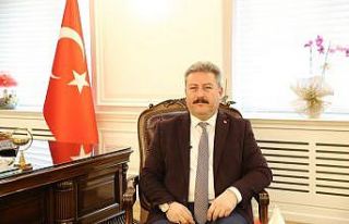 Başkan Palancıoğlu sporcu Funda Taşkın’ı tebrik...
